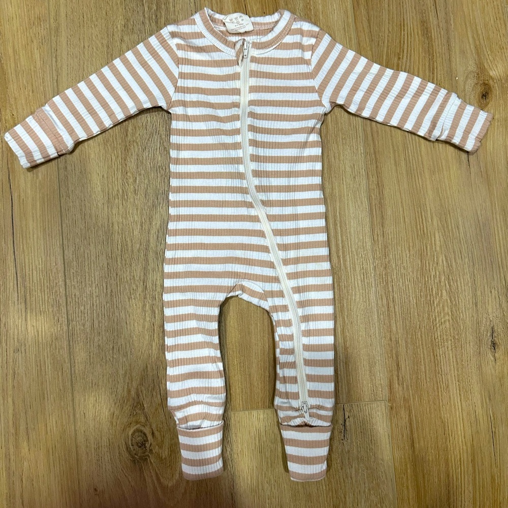 SIIX Tan Stripe / Organic Ribbed Zip Footie (Spearmint Baby)